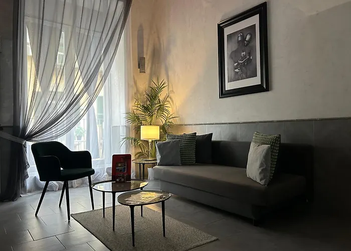 Un Passo Dal Castello Maschio Angioino Appartment
